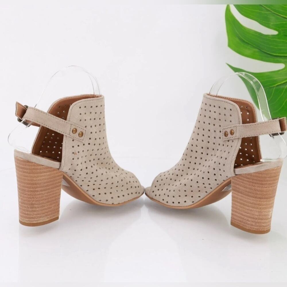 UEC DIBA LILI IVORY TAN TAUPE GENUINE LEATHER SLINGBACK BOOTIES 4” HEEL SZ 7.5 - Picture 4 of 10